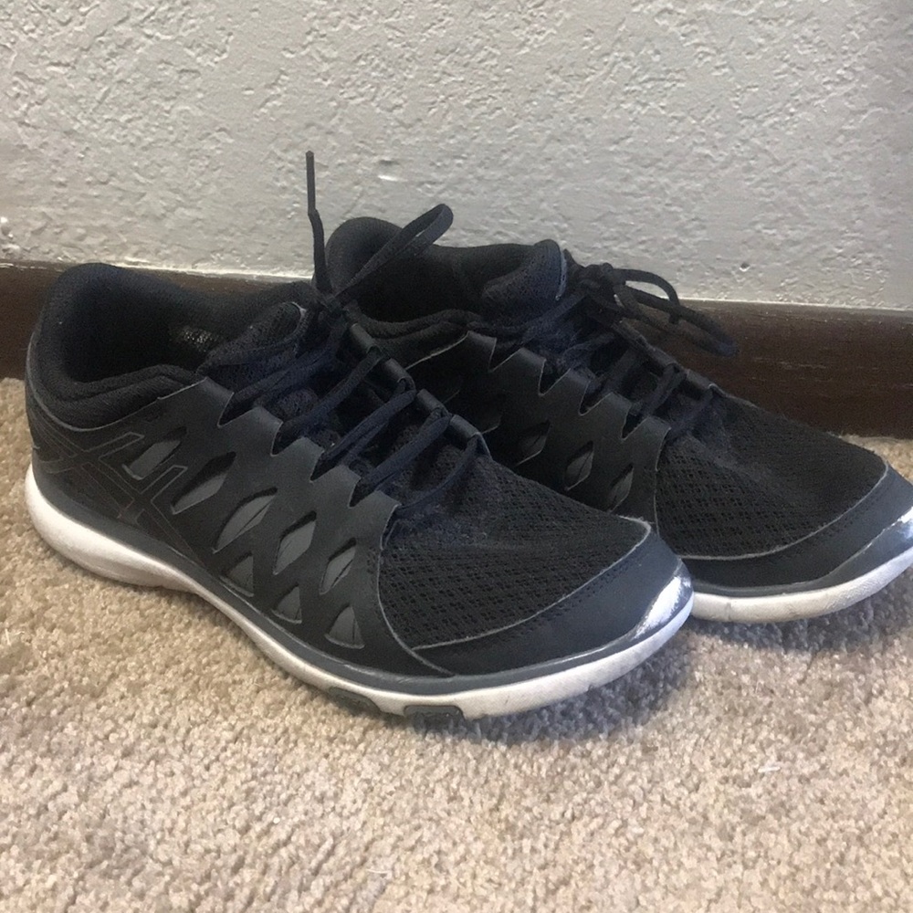 ASIC Black Tennies